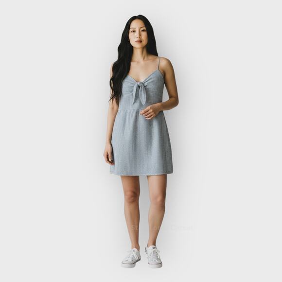 Common Crush Blue Striped Mini Dress Large Tie Front Smocked Back Coastal Cute - Picture 7 of 7